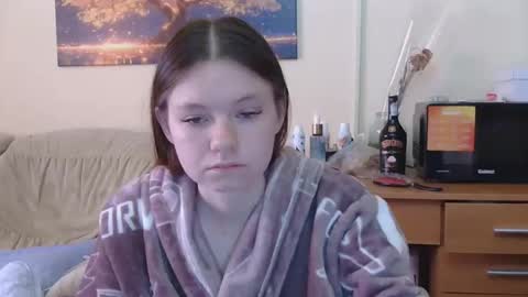 jessicaholland1 online show from 05.19.26