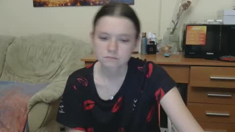 jessicaholland1 online show from 05.21.26