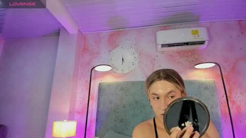 JESSI AND NAOMI online show from 11.02.25