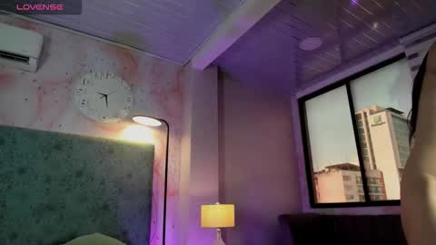 JESSI AND NAOMI online show from 12.22.25