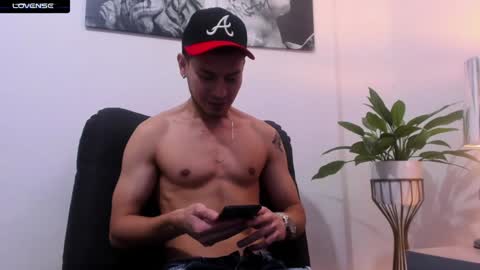 Snapshot of jessid_cutson chatting on 12.09.24 Jessid online show from 12.09.24