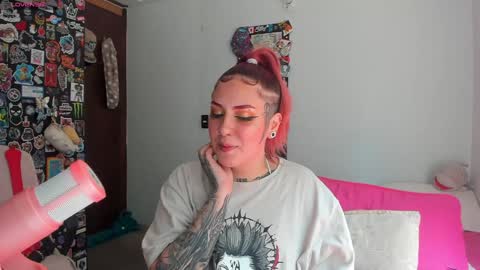 Snapshot of jessie_williams_01 chatting on 01.15.25 Your Sweet Angel online show from 01.15.25