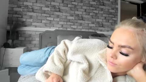 Snapshot of jessiebella0210_ chatting on 11.03.25 jessiebella0210_ online show from 11.03.25