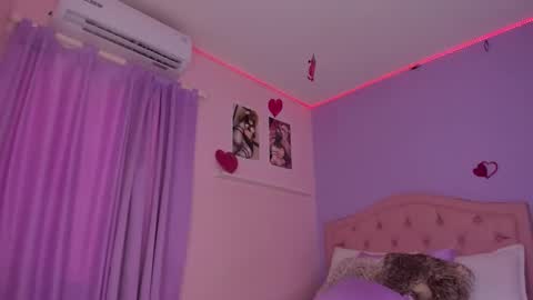 Snapshot of jessietaylor1 chatting on 02.25.25 JessieTaylor1 online show from 02.25.25