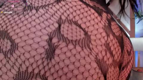 Snapshot of jessiica_stonne2 chatting on 12.15.25 JESSICA STONNE online show from 12.15.25