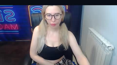 Victoria online show from 01.06.25