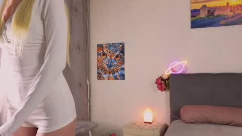 Snapshot of jessy_blonde chatting on 04.06.26 Jessy online show from 04.06.26