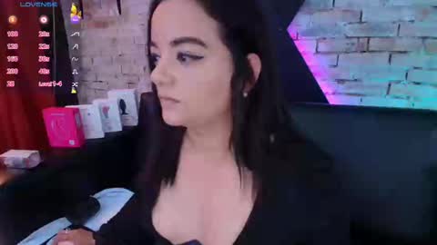 Snapshot of jessy_capelli chatting on 10.31.25 jessy_capelli online show from 10.31.25