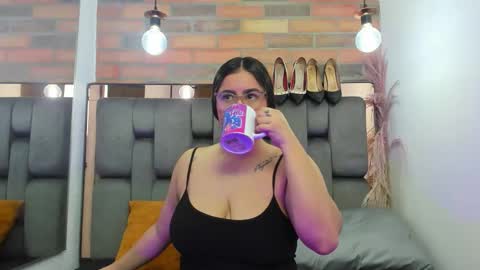 Snapshot of jessyjcortes chatting on 10.04.25 JESSY CORTES online show from 10.04.25