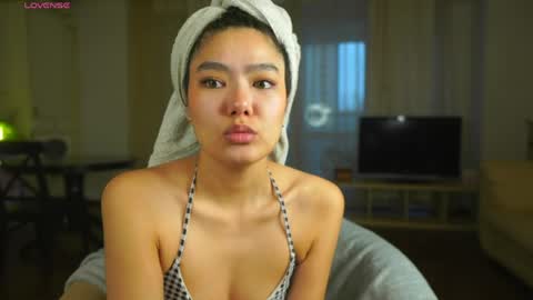 Snapshot of jettablock chatting on 04.10.26 Hi all. My name is Naomi and Im glad to see you in my room online show from 04.10.26