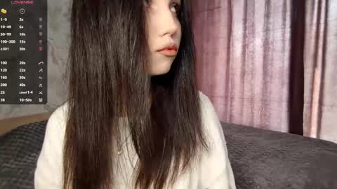I am Gina ntmu Lets hit 10 Thumbs Up together online show from 04.24.26