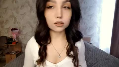 I am Gina ntmu Lets hit 10 Thumbs Up together online show from 05.02.26