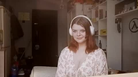 I am Gina ntmu Lets hit 10 Thumbs Up together online show from 06.09.26