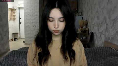 I am Gina ntmu Lets hit 10 Thumbs Up together online show from 06.12.26