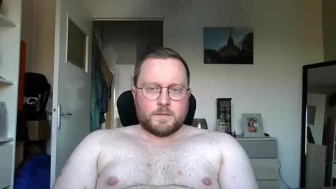 Snapshot of jeuneloup92 chatting on 02.25.25 jeuneloup92 online show from 02.25.25