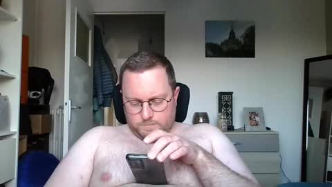 Snapshot of jeuneloup92 chatting on 03.03.25 jeuneloup92 online show from 03.03.25