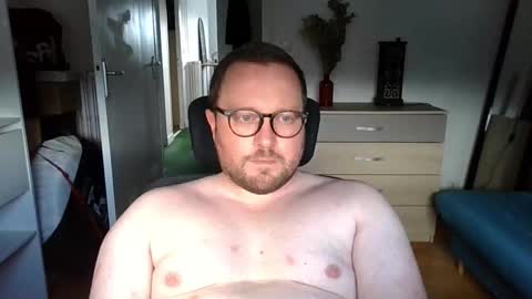 Snapshot of jeuneloup92 chatting on 09.11.25 jeuneloup92 online show from 09.11.25