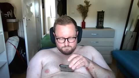 Snapshot of jeuneloup92 chatting on 09.17.25 jeuneloup92 online show from 09.17.25