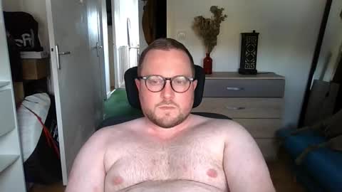 Snapshot of jeuneloup92 chatting on 09.26.25 jeuneloup92 online show from 09.26.25