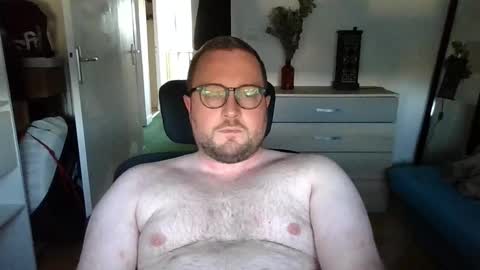 Snapshot of jeuneloup92 chatting on 09.29.25 jeuneloup92 online show from 09.29.25