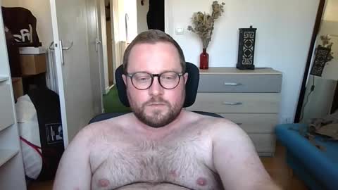 Snapshot of jeuneloup92 chatting on 10.17.25 jeuneloup92 online show from 10.17.25