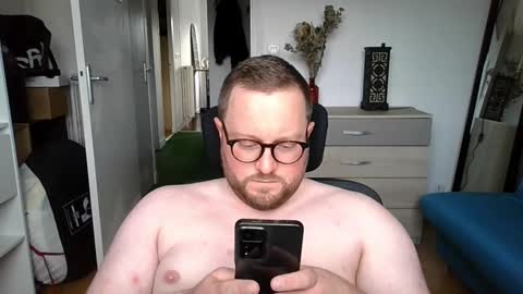 Snapshot of jeuneloup92 chatting on 10.24.25 jeuneloup92 online show from 10.24.25