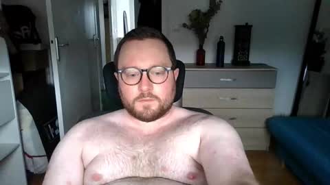 Snapshot of jeuneloup92 chatting on 11.15.25 jeuneloup92 online show from 11.15.25