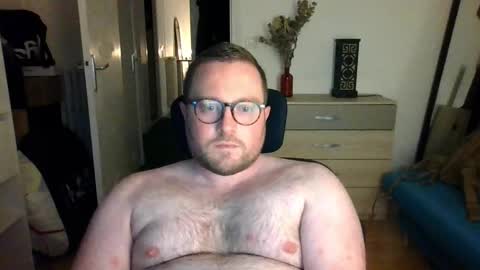 Snapshot of jeuneloup92 chatting on 12.01.25 jeuneloup92 online show from 12.01.25