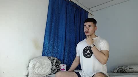 Snapshot of jeycob_happy97 chatting on 12.30.24 Juan David online show from 12.30.24