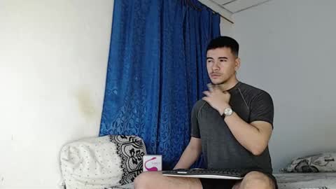 Snapshot of jeycob_happy97 chatting on 12.31.24 Juan David online show from 12.31.24