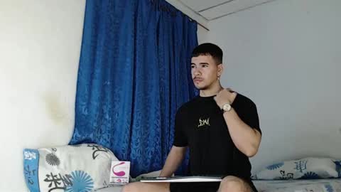 Snapshot of jeycob_happy97 chatting on 01.29.25 Juan David online show from 01.29.25