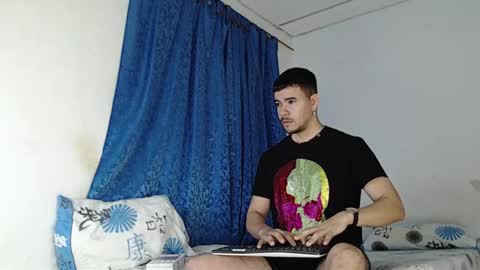 Snapshot of jeycob_happy97 chatting on 02.01.25 Juan David online show from 02.01.25