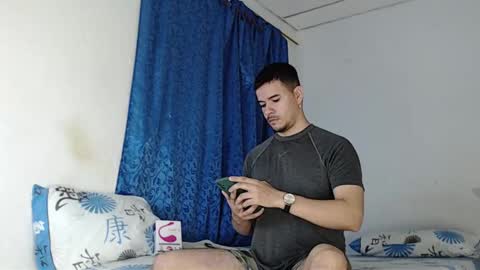 Snapshot of jeycob_happy97 chatting on 02.11.25 Juan David online show from 02.11.25