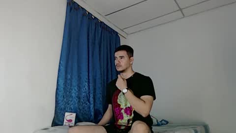 Snapshot of jeycob_happy97 chatting on 02.22.25 Juan David online show from 02.22.25