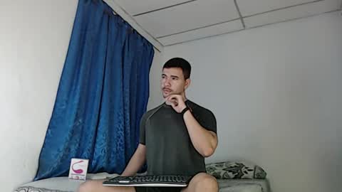 Snapshot of jeycob_happy97 chatting on 03.10.25 Juan David online show from 03.10.25