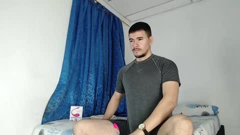 Snapshot of jeycob_happy97 chatting on 10.06.25 Juan David online show from 10.06.25