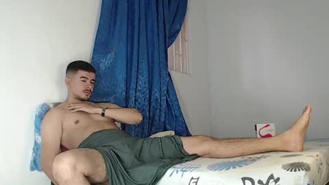 Snapshot of jeycob_happy97 chatting on 10.10.25 Juan David online show from 10.10.25