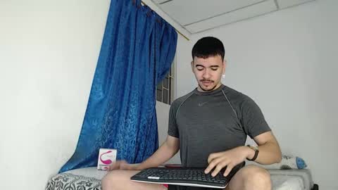 Snapshot of jeycob_happy97 chatting on 10.14.25 Juan David online show from 10.14.25