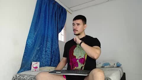 Snapshot of jeycob_happy97 chatting on 10.19.25 Juan David online show from 10.19.25