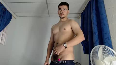 Snapshot of jeycob_happy97 chatting on 11.23.25 Juan David online show from 11.23.25