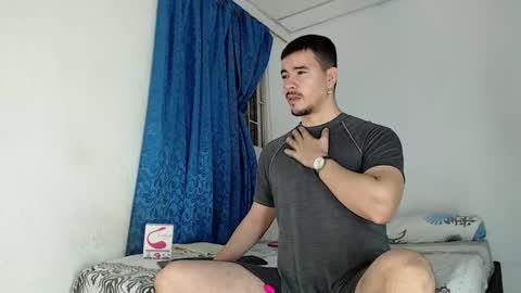 Snapshot of jeycob_happy97 chatting on 11.24.25 Juan David online show from 11.24.25