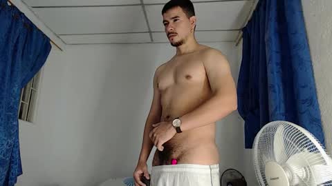 Snapshot of jeycob_happy97 chatting on 11.27.25 Juan David online show from 11.27.25