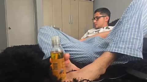 Snapshot of jhacks28 chatting on 12.13.25 jhacks28 online show from 12.13.25