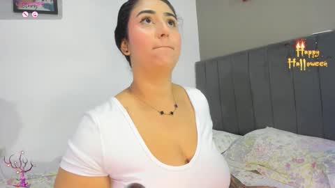 jhackelin  My independent account online show from 10.31.25