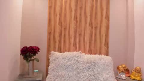 Snapshot of jhasly_am chatting on 10.31.25 jhasly online show from 10.31.25