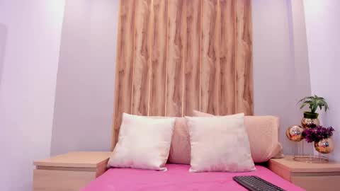 Snapshot of jhasly_am chatting on 12.15.25 jhasly online show from 12.15.25