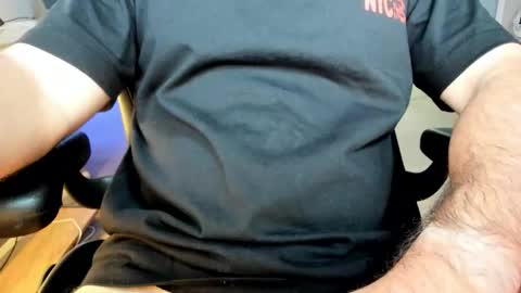 Snapshot of jhernandez13 chatting on 11.17.25 jhernandez13 online show from 11.17.25