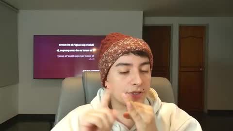 Snapshot of jhoan_saenz chatting on 10.25.25 Jhoan Saenz online show from 10.25.25