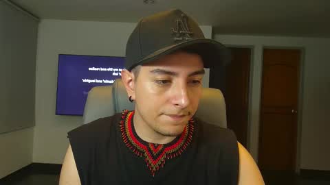 Snapshot of jhoan_saenz chatting on 10.30.25 Jhoan Saenz online show from 10.30.25