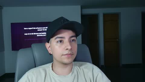 Snapshot of jhoan_saenz chatting on 11.02.25 Jhoan Saenz online show from 11.02.25